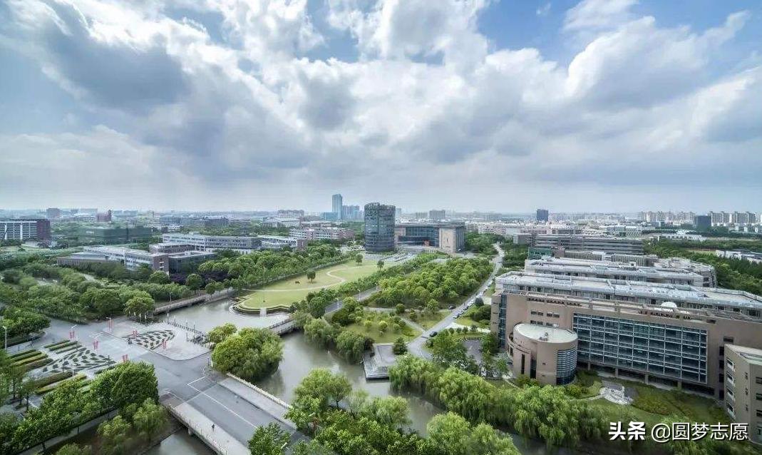 四所最不容易考的师范大学,华东师范大学在985中属于什么档次