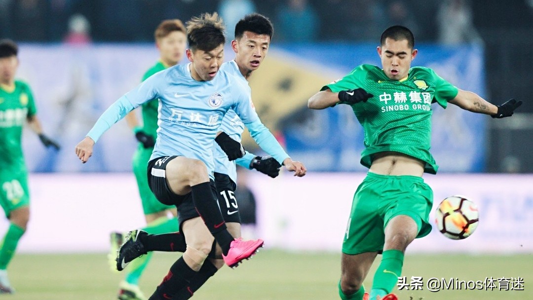 国足张稀哲训练视频,严鼎皓比张稀哲厉害