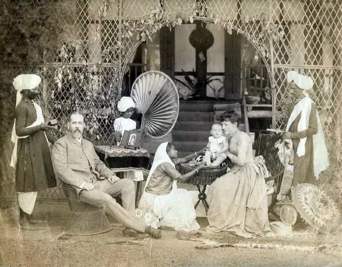 童仆≠奴隶，小贵族不如做童仆，中世纪晚期为何会产生童仆制度？