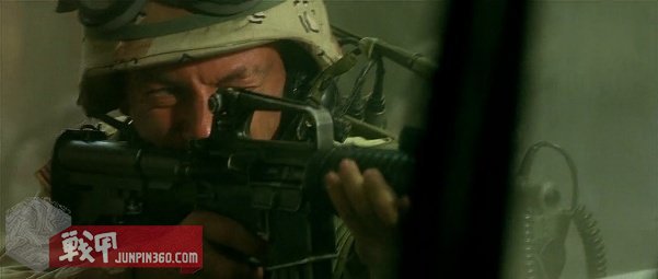 美国黑鹰战机坠落视频,十部顶级战争大片黑鹰坠落