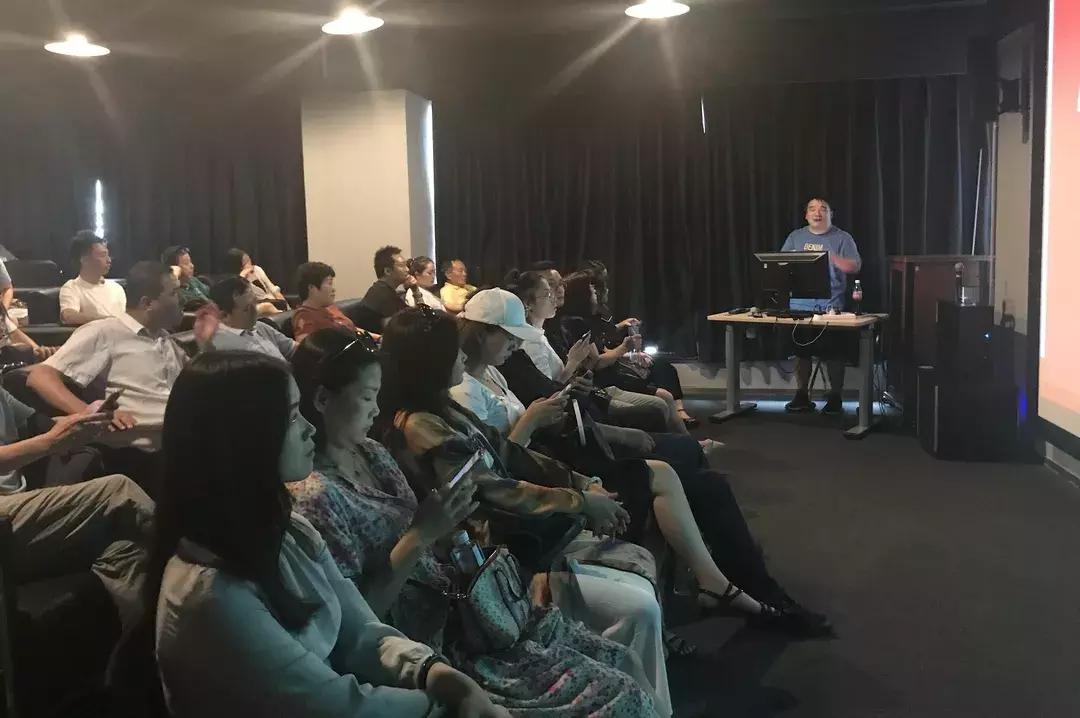 解密神奇魔力：奕齐文旅学习考察团畅游特效基地