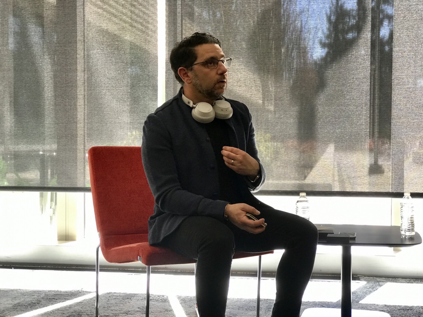 Surface之父用团队人人手握的神秘小黑盒，揭示产品的下一步