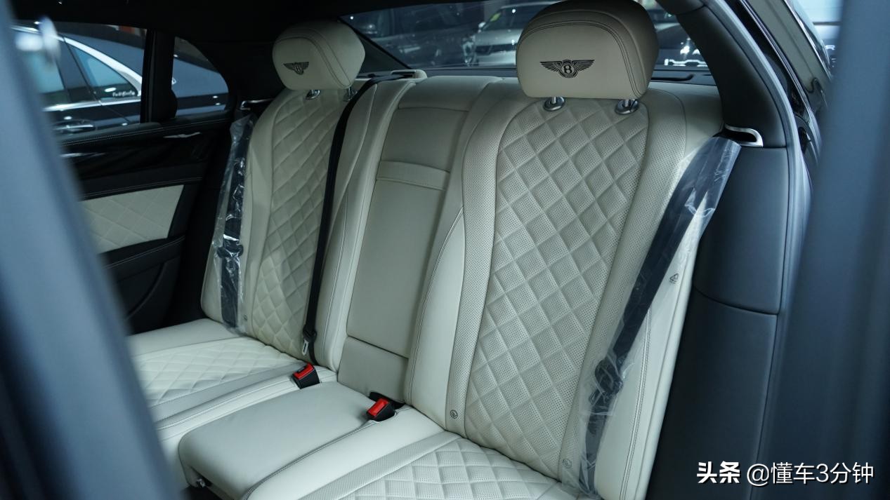 200多万的宾利飞驰和欧陆，4门和2门，我们该怎么挑呢？