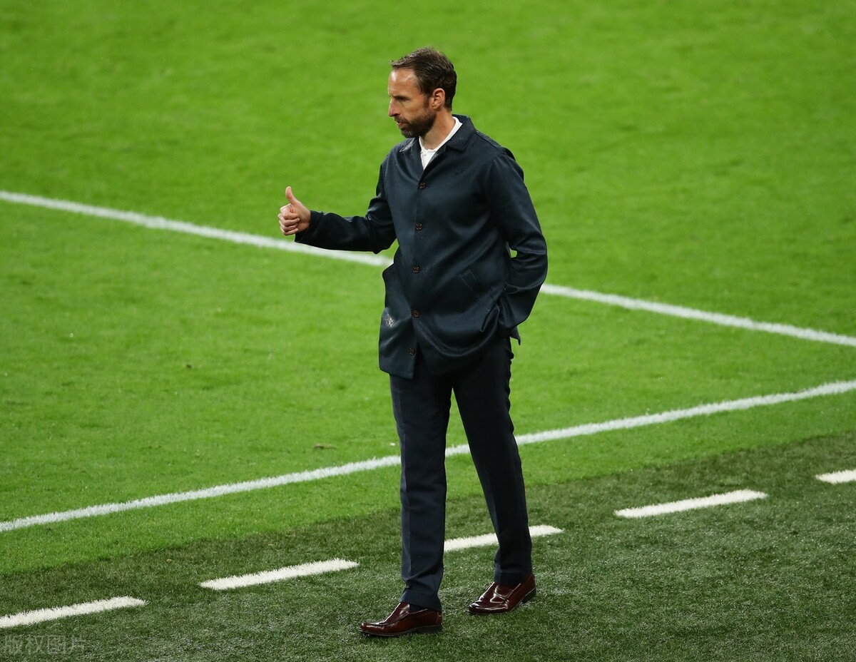 勒夫时装,欧洲杯教练帅照