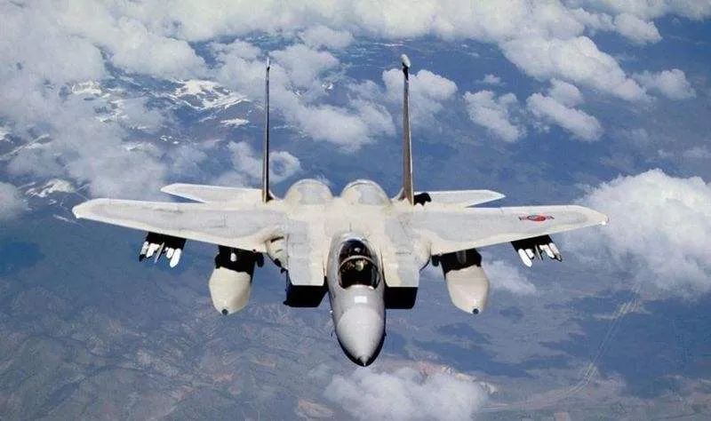 二战战斗机打得过现代战斗机吗,二战时期最强喷气式战斗机