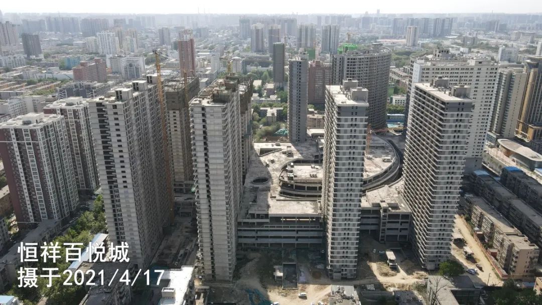 站在郑州这座烂尾楼下,抽了半小时烟