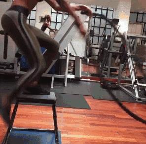 健身房遇到大神,健身房的战绳是练什么的