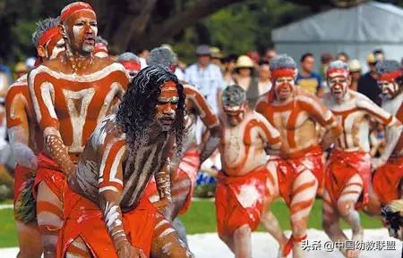 国庆节的来历和习俗简单一点,国庆节的由来和国庆节习俗