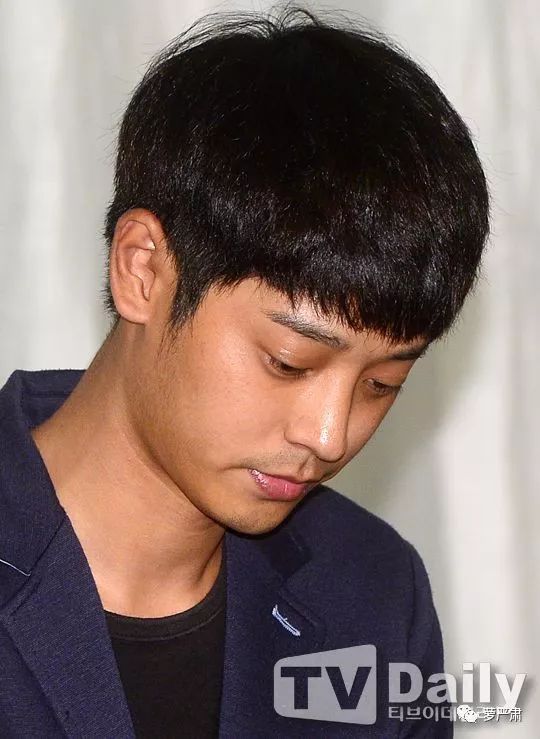 鍙楀鑹轰汉,鍙楀鐨勫コ鑹轰汉