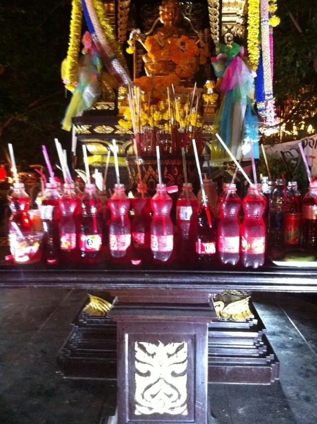 草莓芬达泰国,泰国路边的东西千万不要乱捡