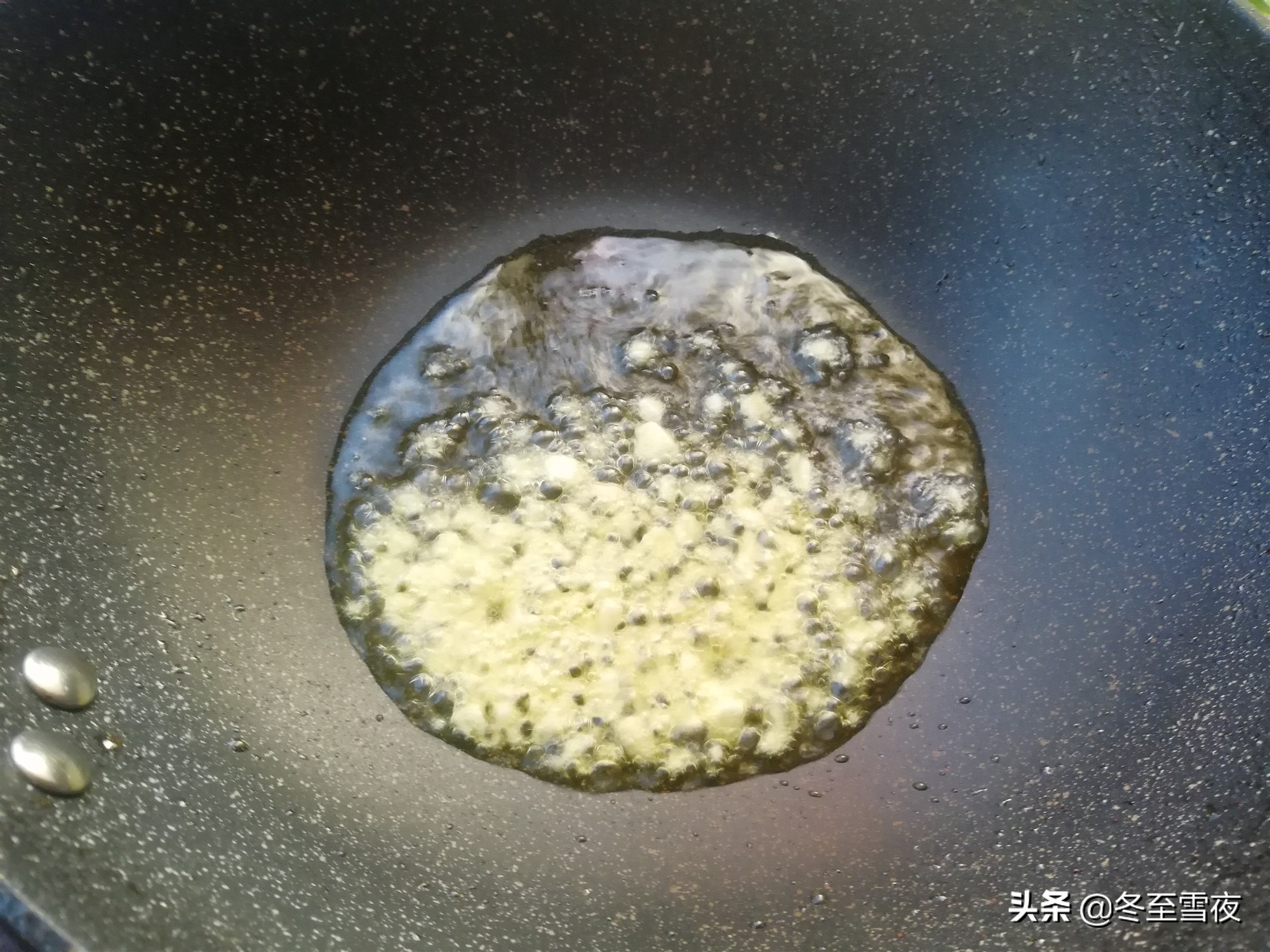 春季吃的这道时令菜清脆又爽口,春天多吃这菜清香脆嫩还去火