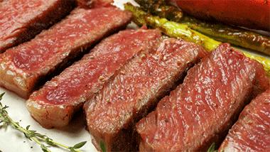 想让牛排够嫩又不太生？教你煎出7分熟完美牛排