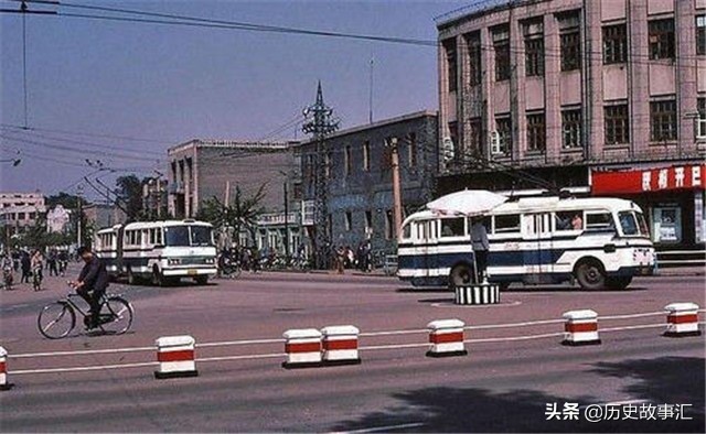 这两兄弟掀开第一次“扫黑除恶”，同时也是第一张通缉令的得主