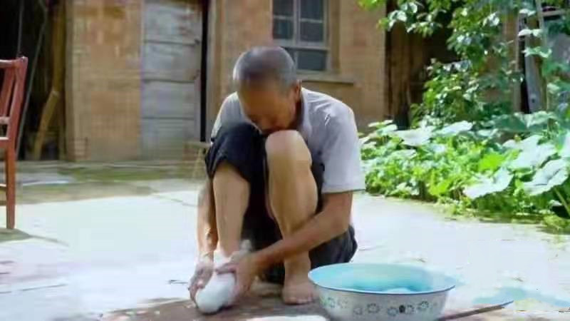 陇东黄土高原上的擀毡匠左立彦