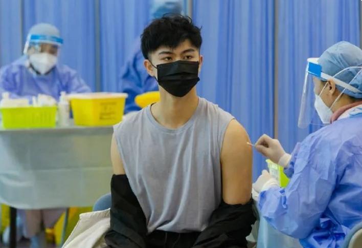北体帅哥打疫苗,北体男生打疫苗