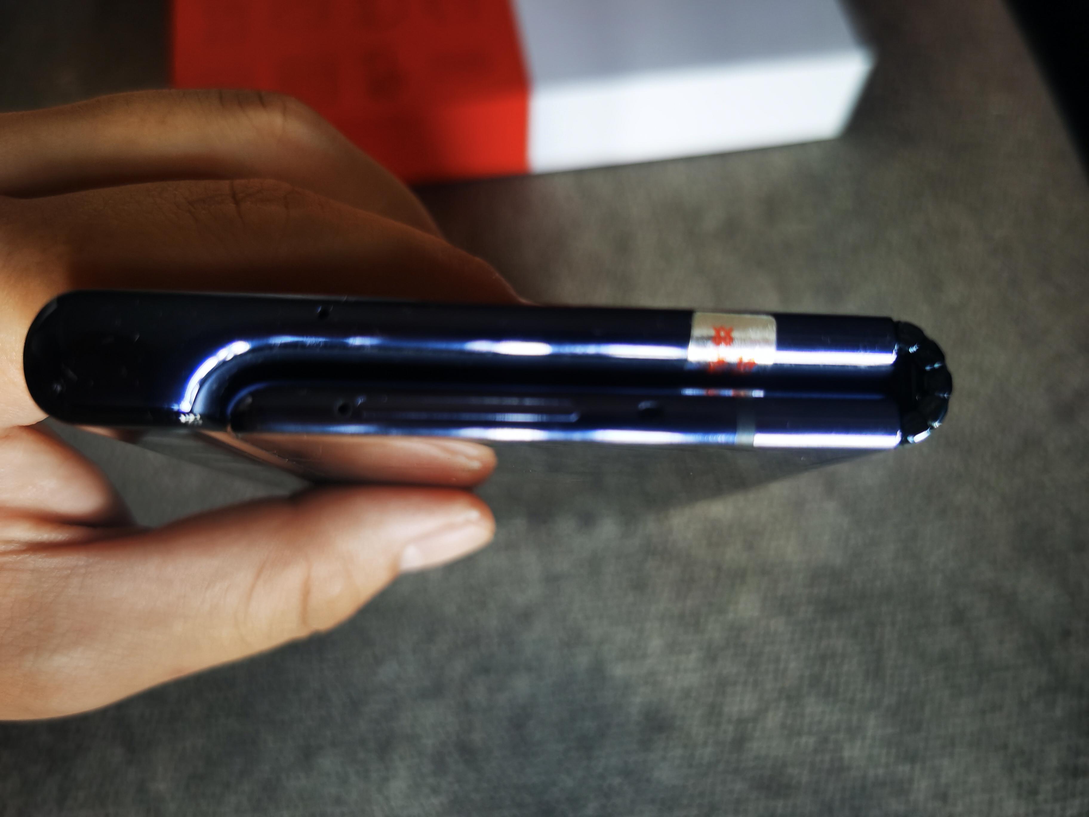 华为MateXs评测：昂贵的折叠手机｜带有灵活屏幕“后背”