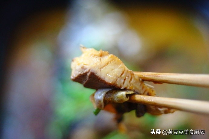 怎么做好吃又不辣的剁椒鱼,剁辣椒鱼火锅简单做法