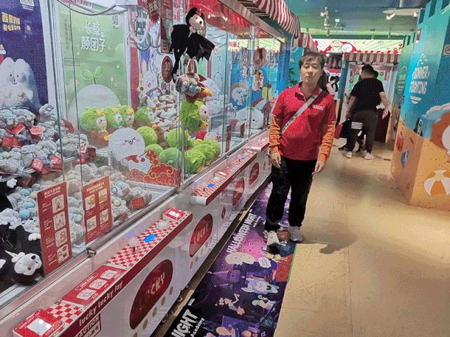 投资抓娃娃机一个月能赚多少,抓娃娃机器能赚钱吗