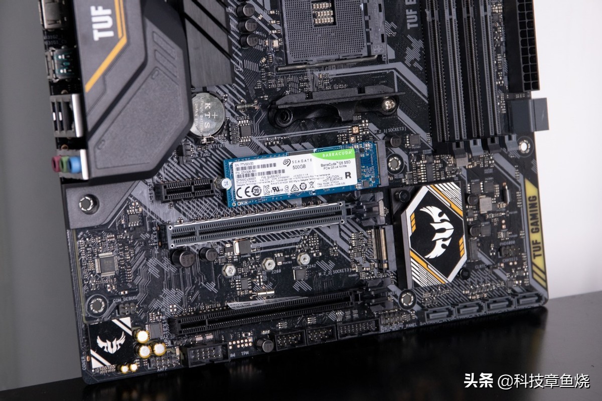 希捷酷鱼q5和sn570,希捷酷鱼q5m.2tlc高速固态