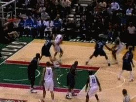 易建联(16年),顶天立地