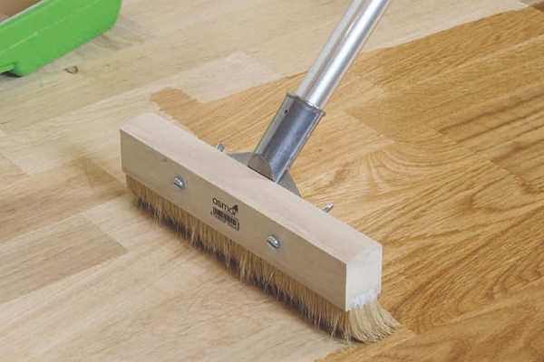 水性漆和木蜡油刷出来的区别 (木蜡油和水性漆哪种好点呢)