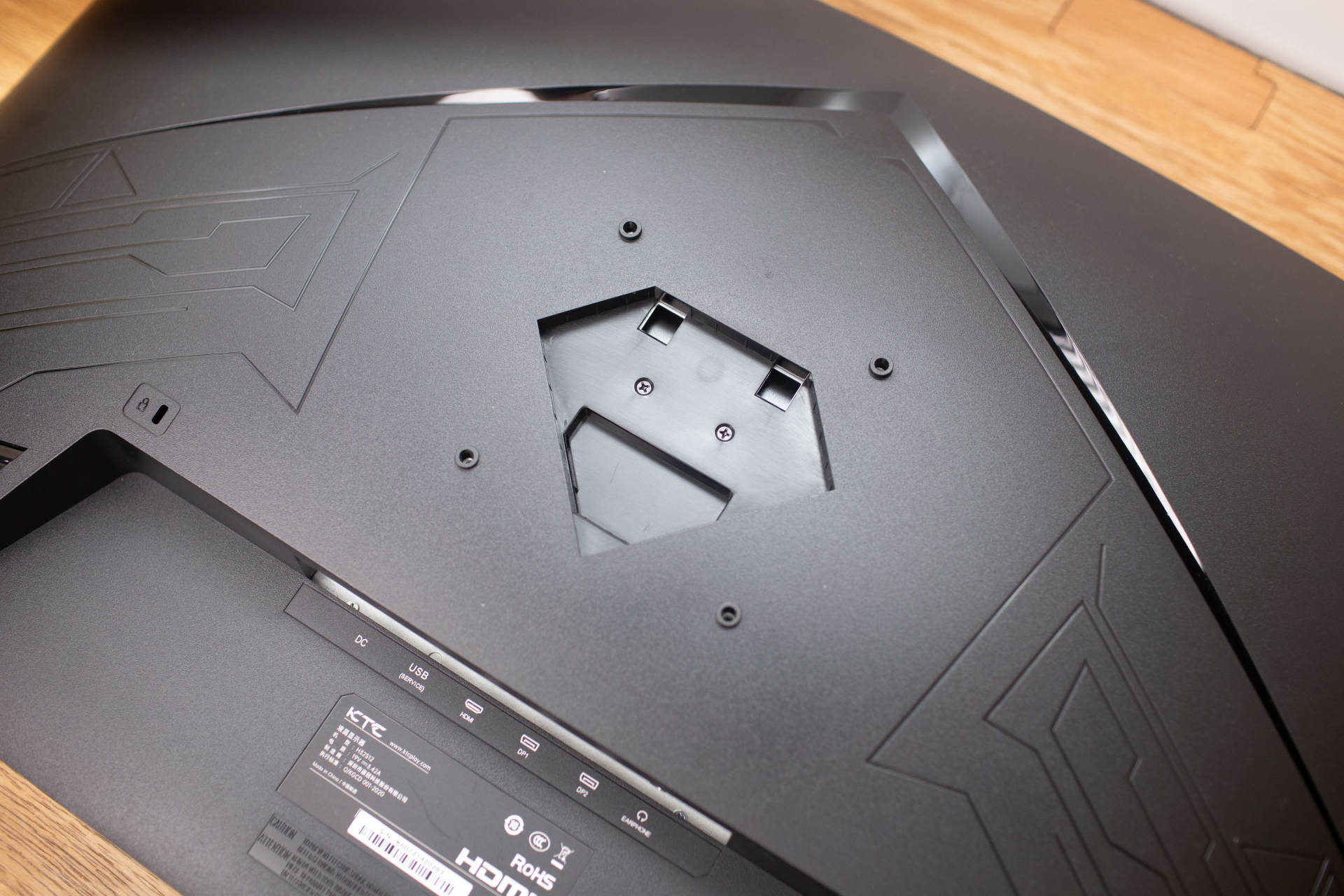 ktc48寸显示器,32寸显示器1k144hz游戏体验