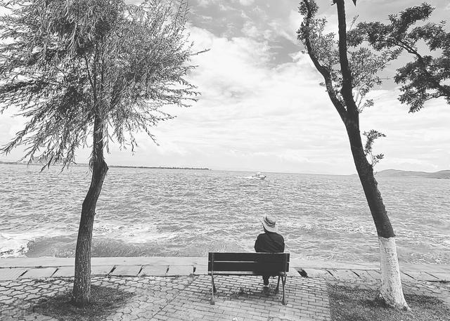 劝减:加一新,不如减一烦;增一益,不如减一害