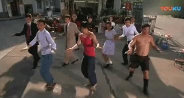 她曾是周星驰电影御用女主角,港片女神周星驰