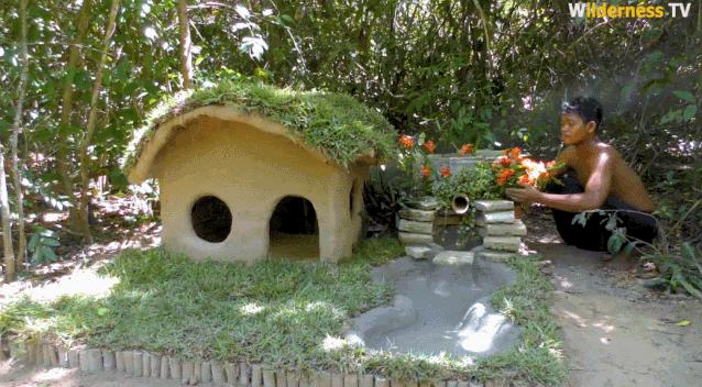 小哥哥徒手建房子,小伙为流浪狗打造温馨的城堡