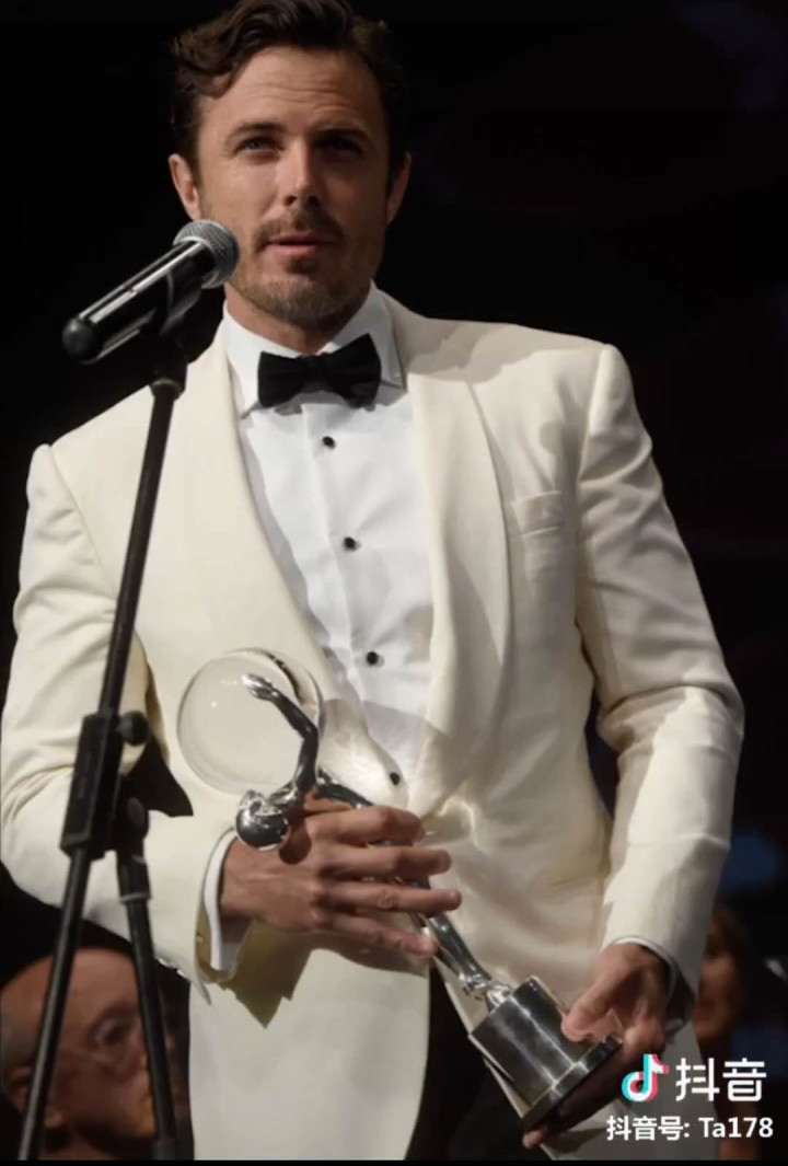 小男孩西装礼服,西装定制版