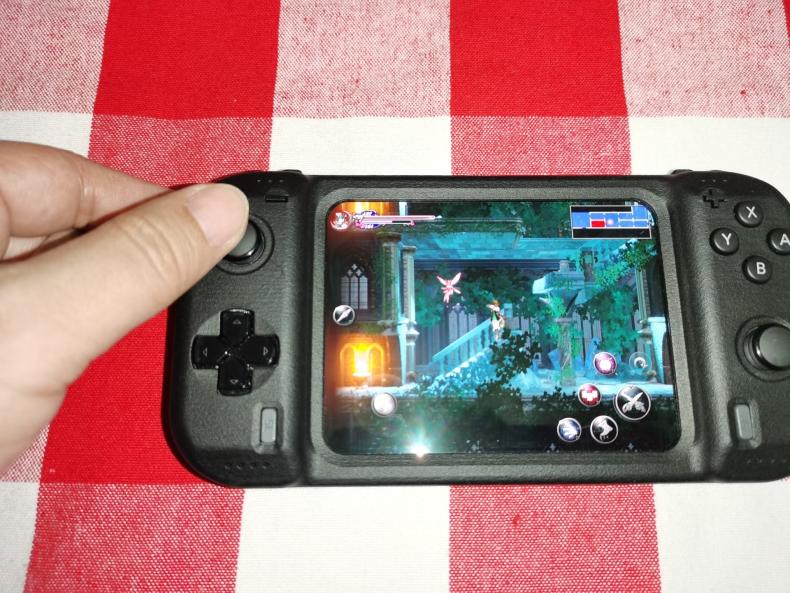 自制安卓掌机：4.3英寸大屏+骁龙855，通吃所有模拟器