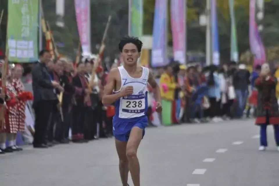 中国全马破220运动员有多高,中国全马排名前十名