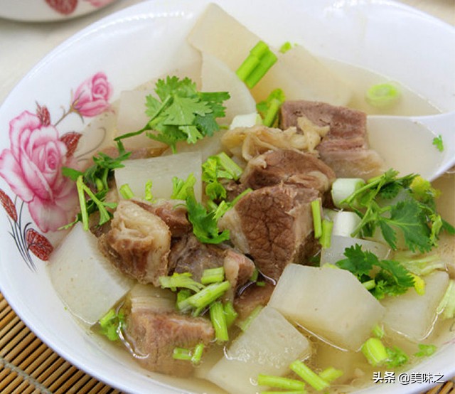 阜阳牛肉汤汤色清亮,牛肉汤最好吃的做法小视频