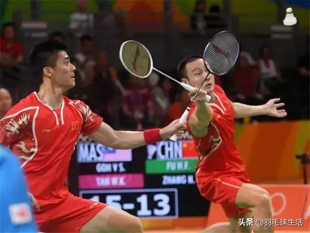 羽毛球业余双打实战技巧,羽毛球双打发球违例