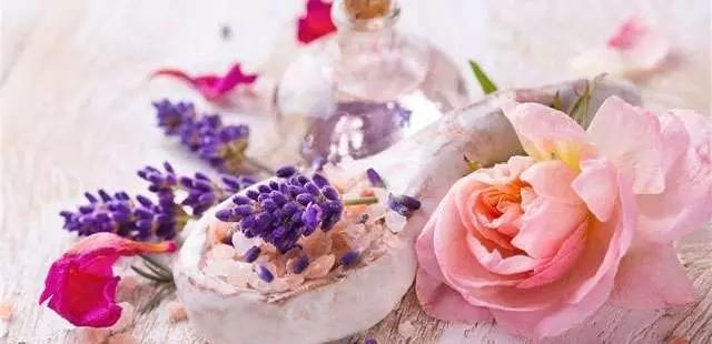 鞋子有异味什么原因,鞋子里有异味怎么除生活小妙招