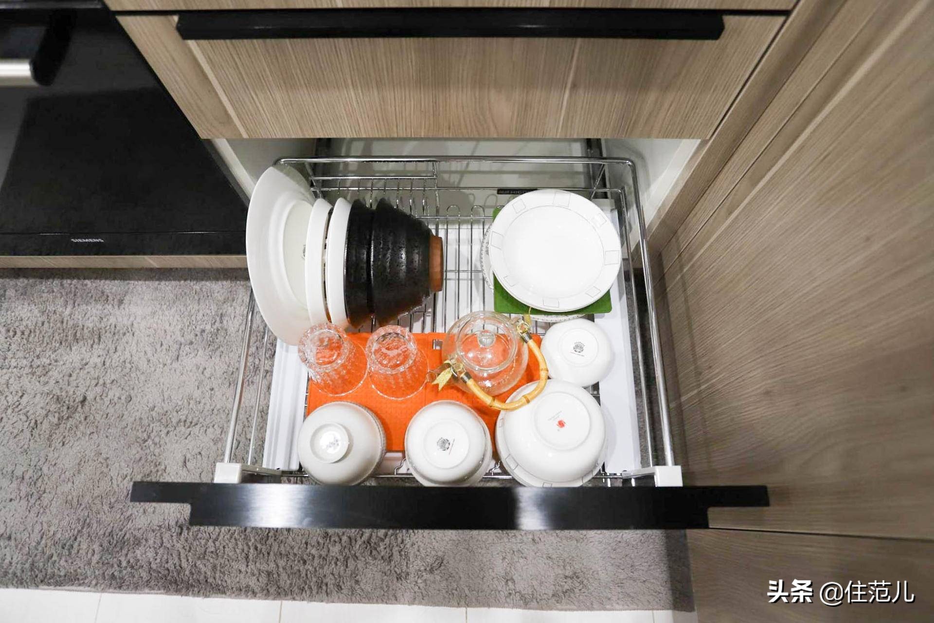 58㎡两室一厅，小户型也能拥有中岛厨房，父母硬核装修胜过年轻人