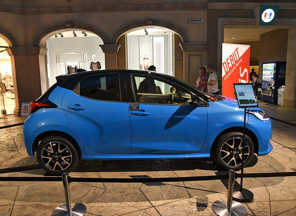 丰田雅力士对比飞度,丰田雅力士这款车的操作怎么样呢