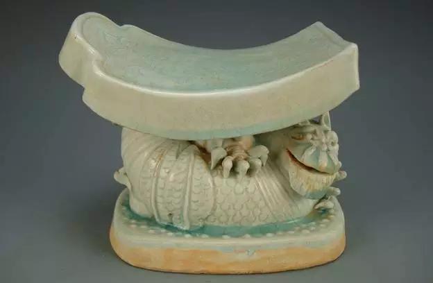 古代人为什么睡那么硬的瓷枕,古人睡觉真的都用瓷枕吗