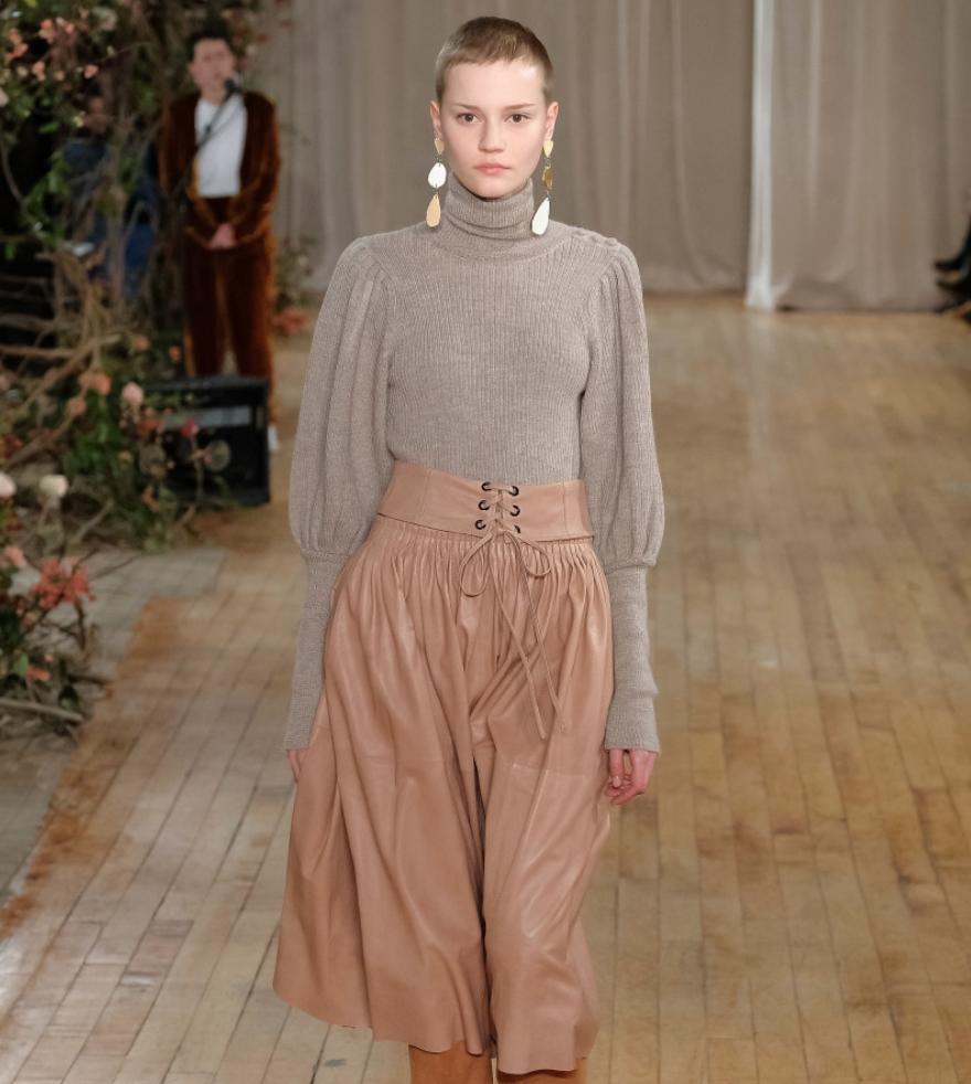 冬季穿毛衣的小技巧你知道几个,女人冬装毛衣显瘦