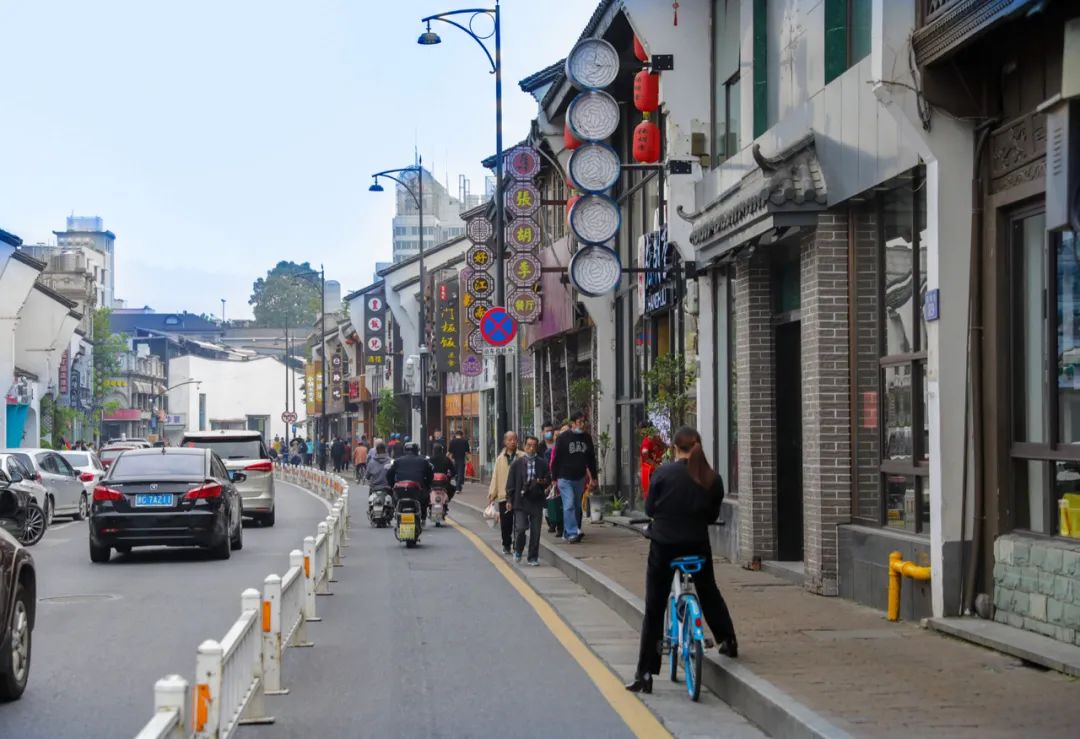 秋天值得逛的地方,秋天最适合旅游的城市推荐