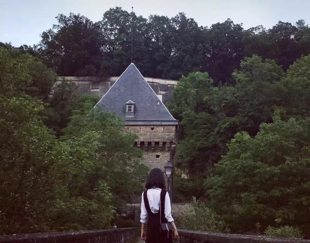 ysl圣罗兰粉底免税店价格,ysl圣罗兰免税店价格