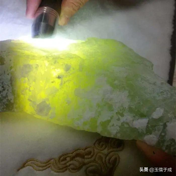 石英岩质玉什么样子,石英岩玉是岩质玉