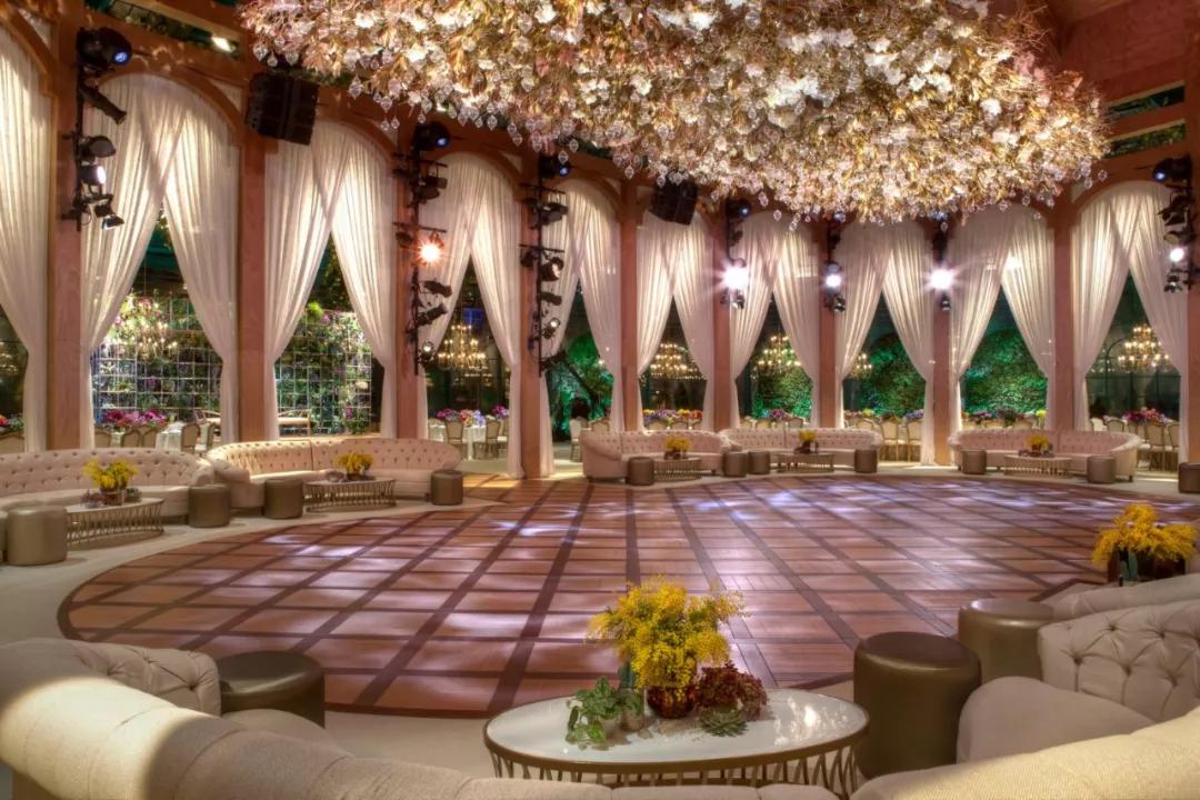 这才是婚礼真正应该有的样子,前院办婚礼后院摆酒席