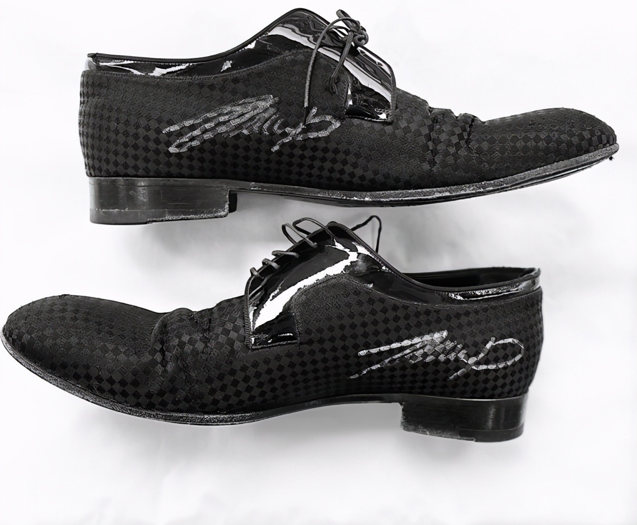 特鲁姆普战靴,特鲁姆普球衣