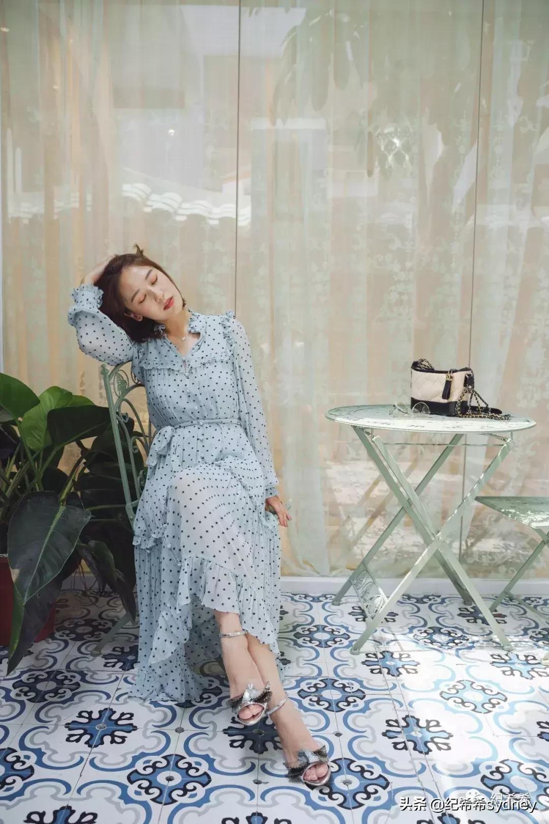 过年拜年包好多红包,拜年拎回来一只鸡一只鸭