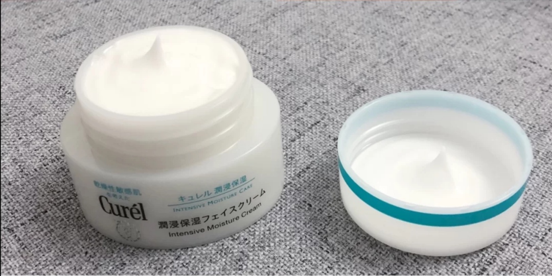 雅顿面霜和珂润面霜哪个好用,夏季面霜保湿不油腻女