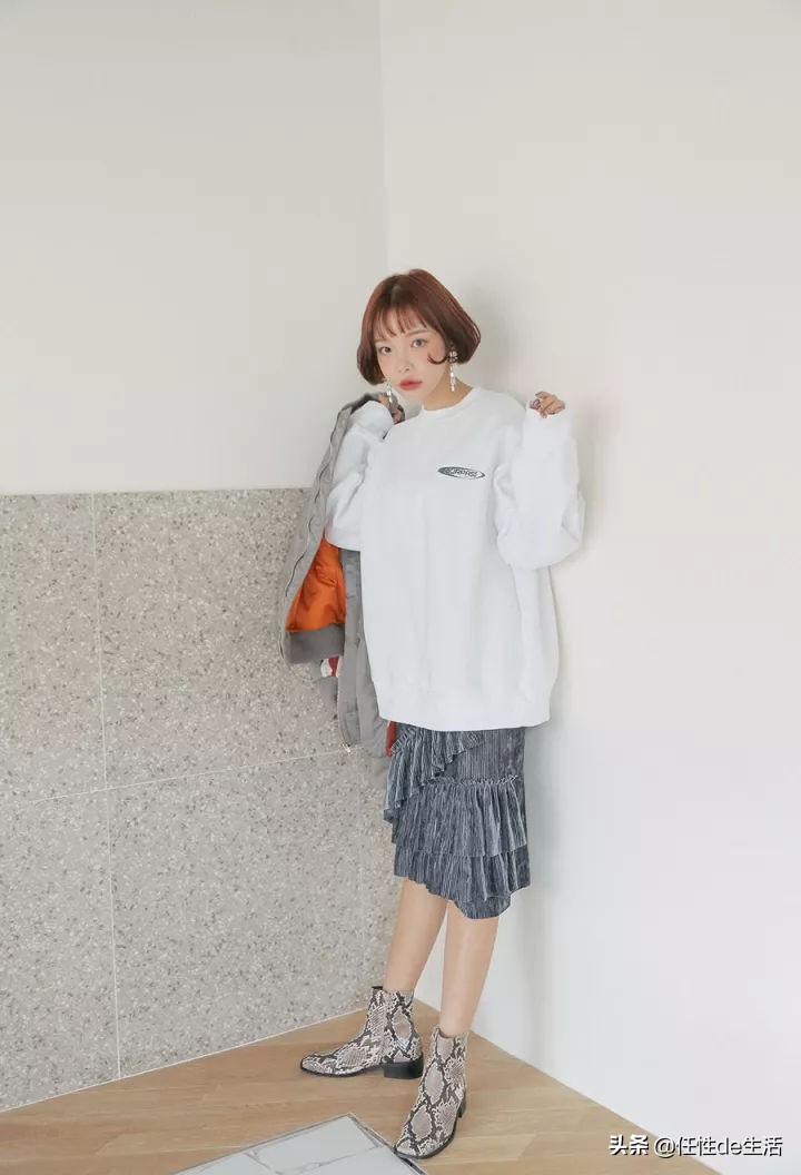 韩国女星上节目穿什么衣服,韩国女明星衣服有多敢穿