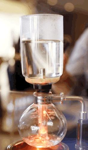 今年第一杯咖啡打卡,今年第一杯的奶茶