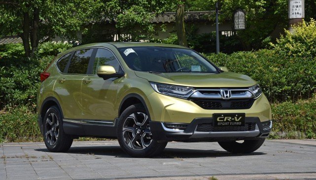 路上偶遇crv,14年本田crv2.0高配值多少钱二手