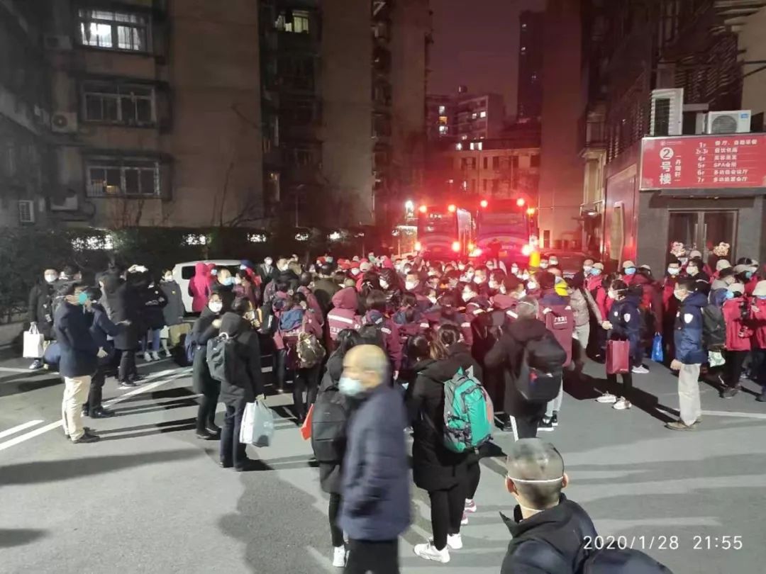 封城11日，武汉众生图